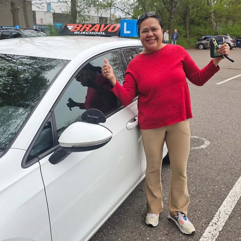 Leerling geslaagd bij CBR door Rijschool Alphen aan den Rijn