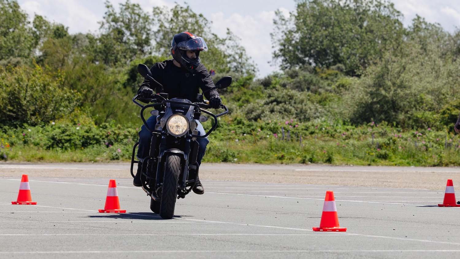 AVB motor rijles in Alphen aan den Rijn