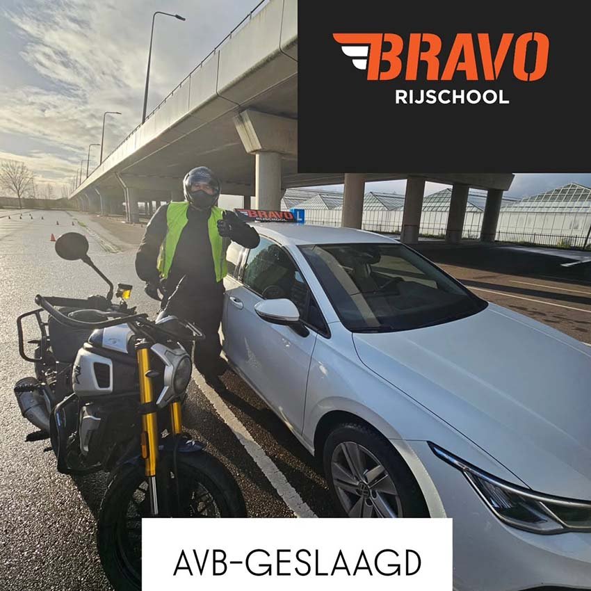 Geslaagd voor AVB bij Rijschool Bravo voor motor rijles in Alphen aan den Rijn